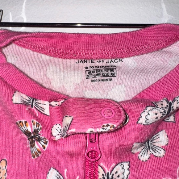 🎉Fuchsia Butterfly Footie - Picture 2 of 3